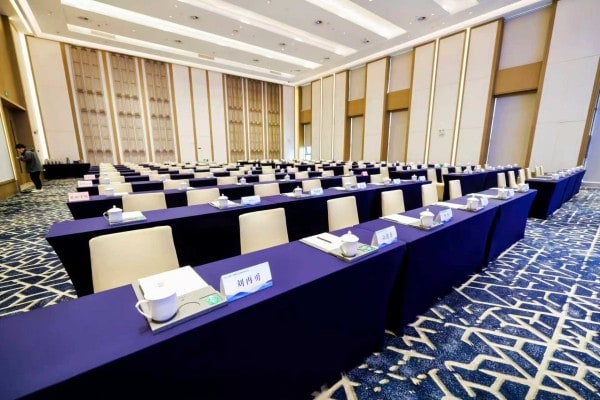 Konferenzraum des AI Empowered Intelligent Automotive Manufacturing Seminar in Hefei und Chaohu